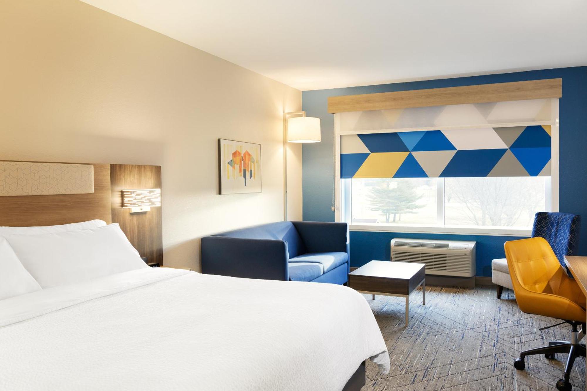Holiday Inn Express Hotel & Suites Manchester - Airport By Ihg Exterior photo